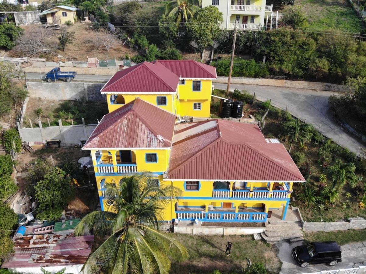 Bay View Apartments Canouan Island Charlestown Exterior photo